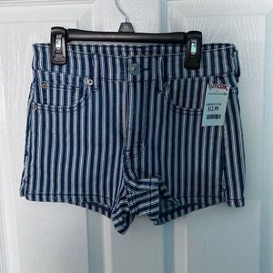 American Eagle Women’s blue and white striped Hi-rise Shortie short size 2 (26)